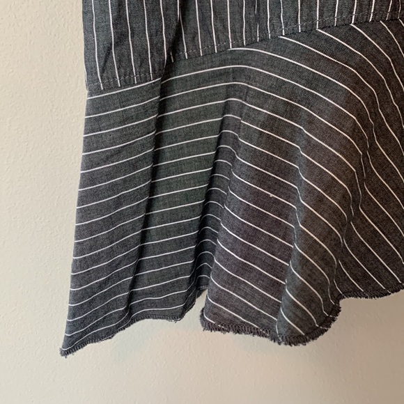 Asymmetrical hem gray and white striped top - Picture 4 of 5